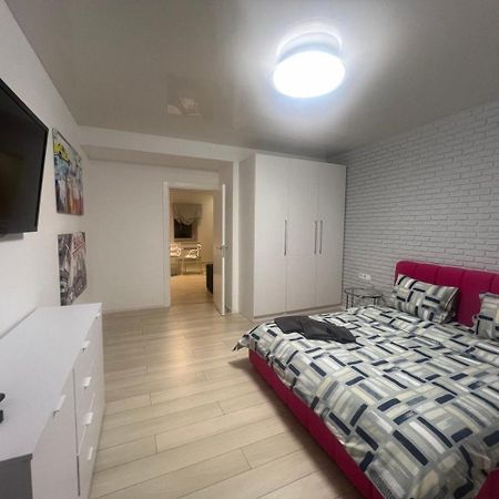 2-Room Luxury Apartment In The Center Kiew Exterior foto