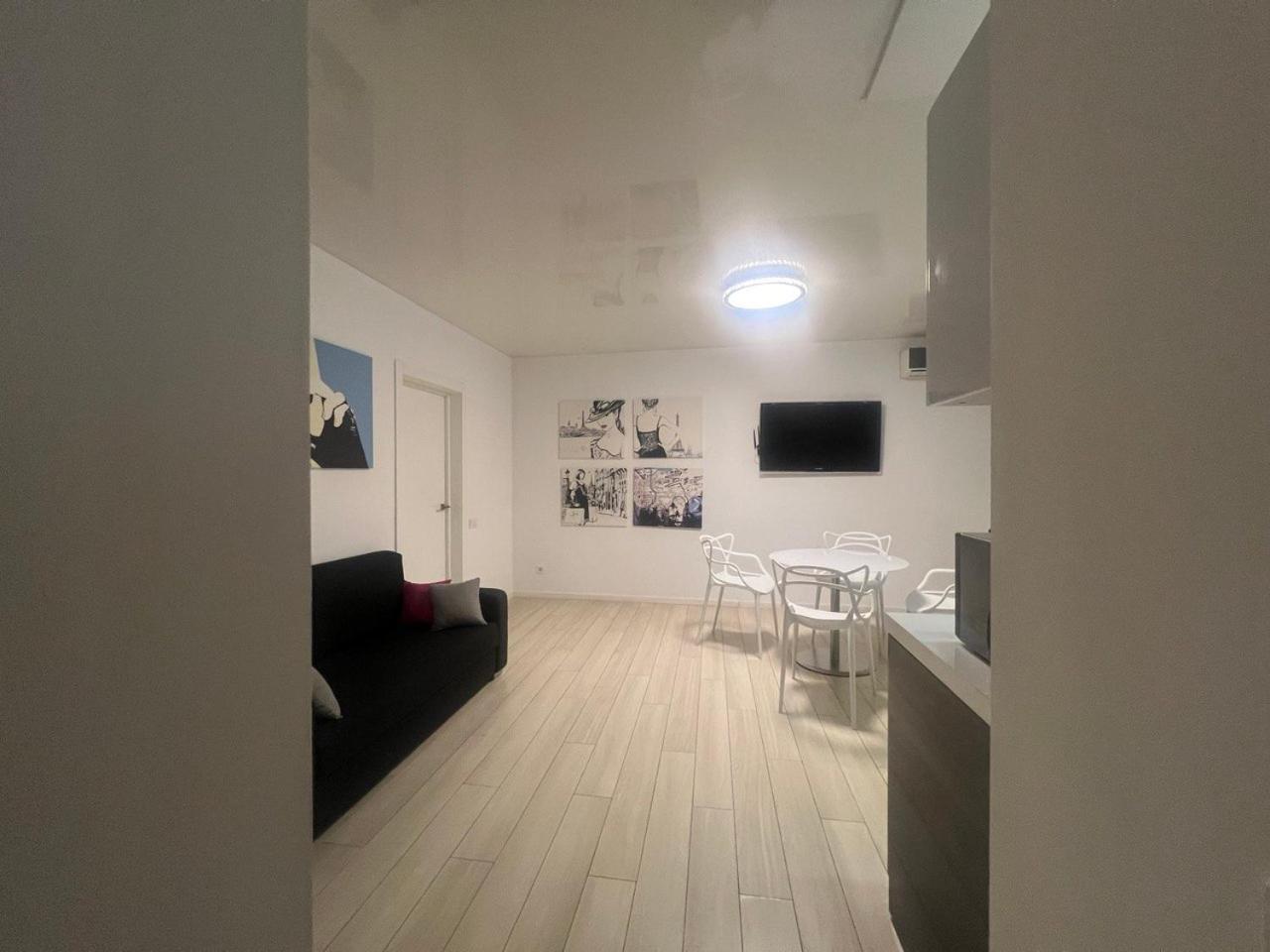 2-Room Luxury Apartment In The Center Kiew Exterior foto