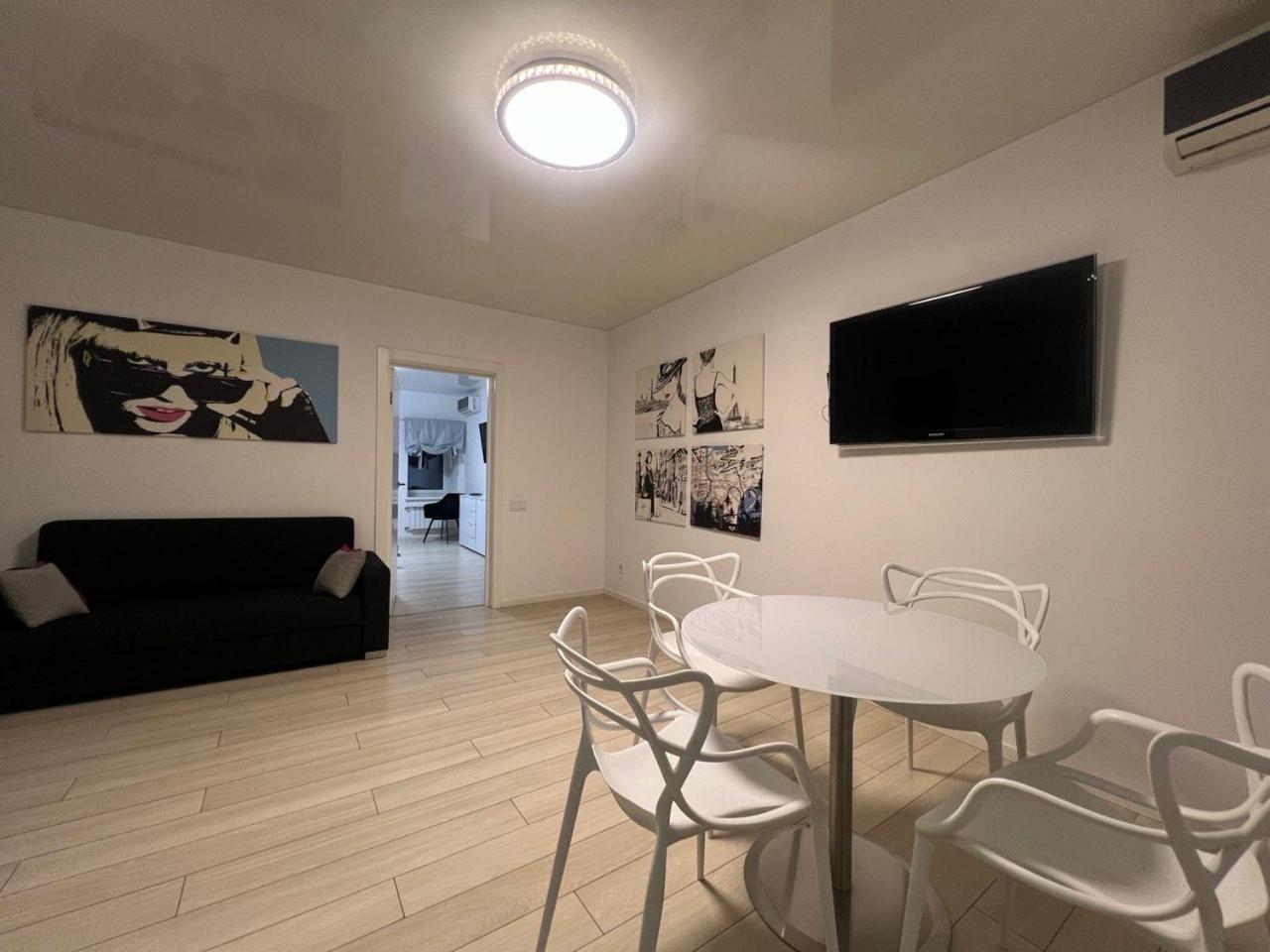 2-Room Luxury Apartment In The Center Kiew Exterior foto